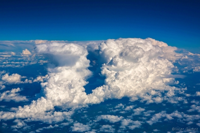 olivier gomez photographe corse ciel nuages avion hublot photo
