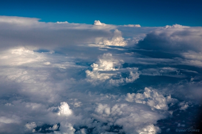 olivier gomez photographe corse ciel nuages avion hublot photo